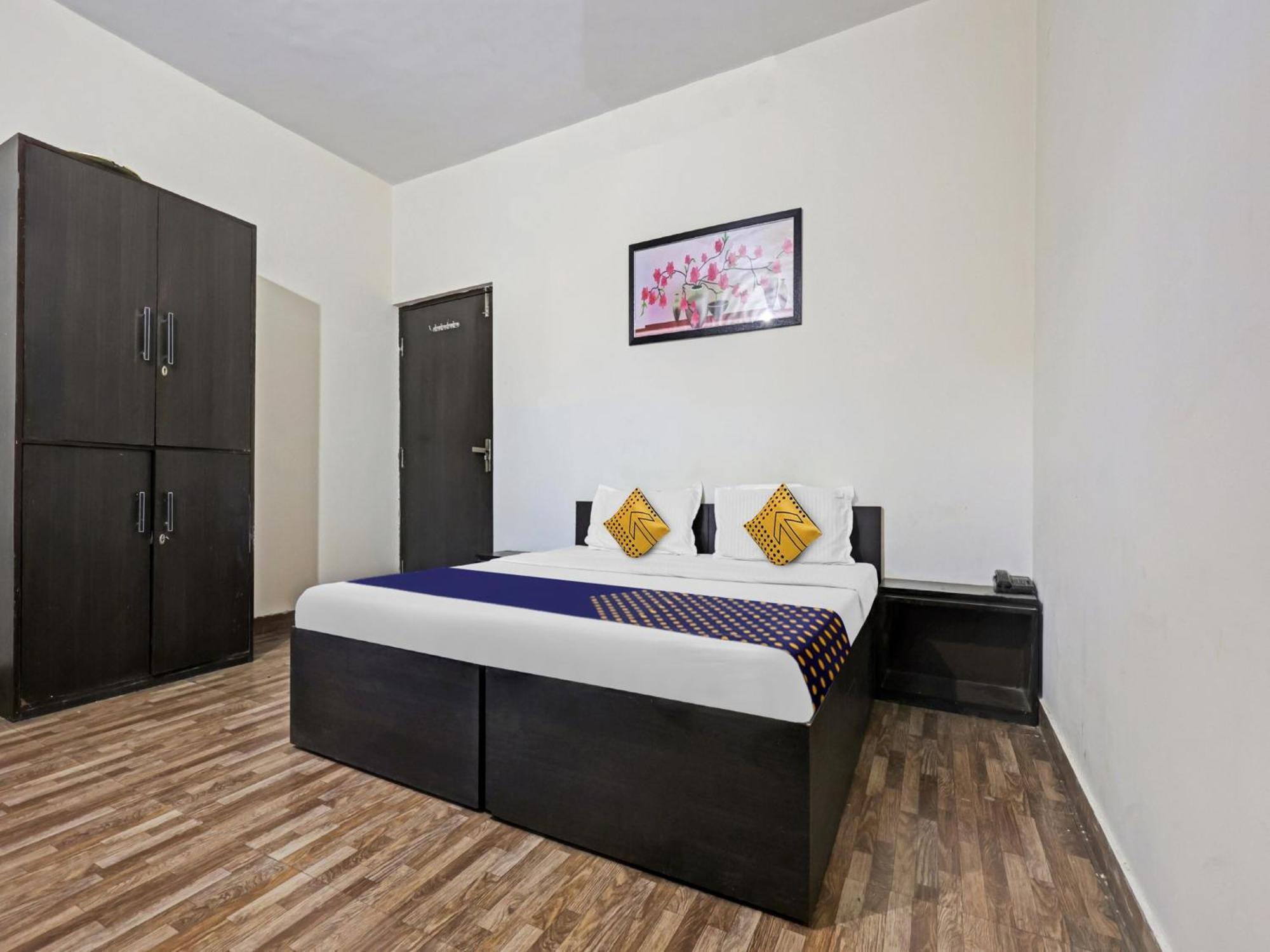 Spot On 81167 Hotel Asdr Rudrapur ภายนอก รูปภาพ
