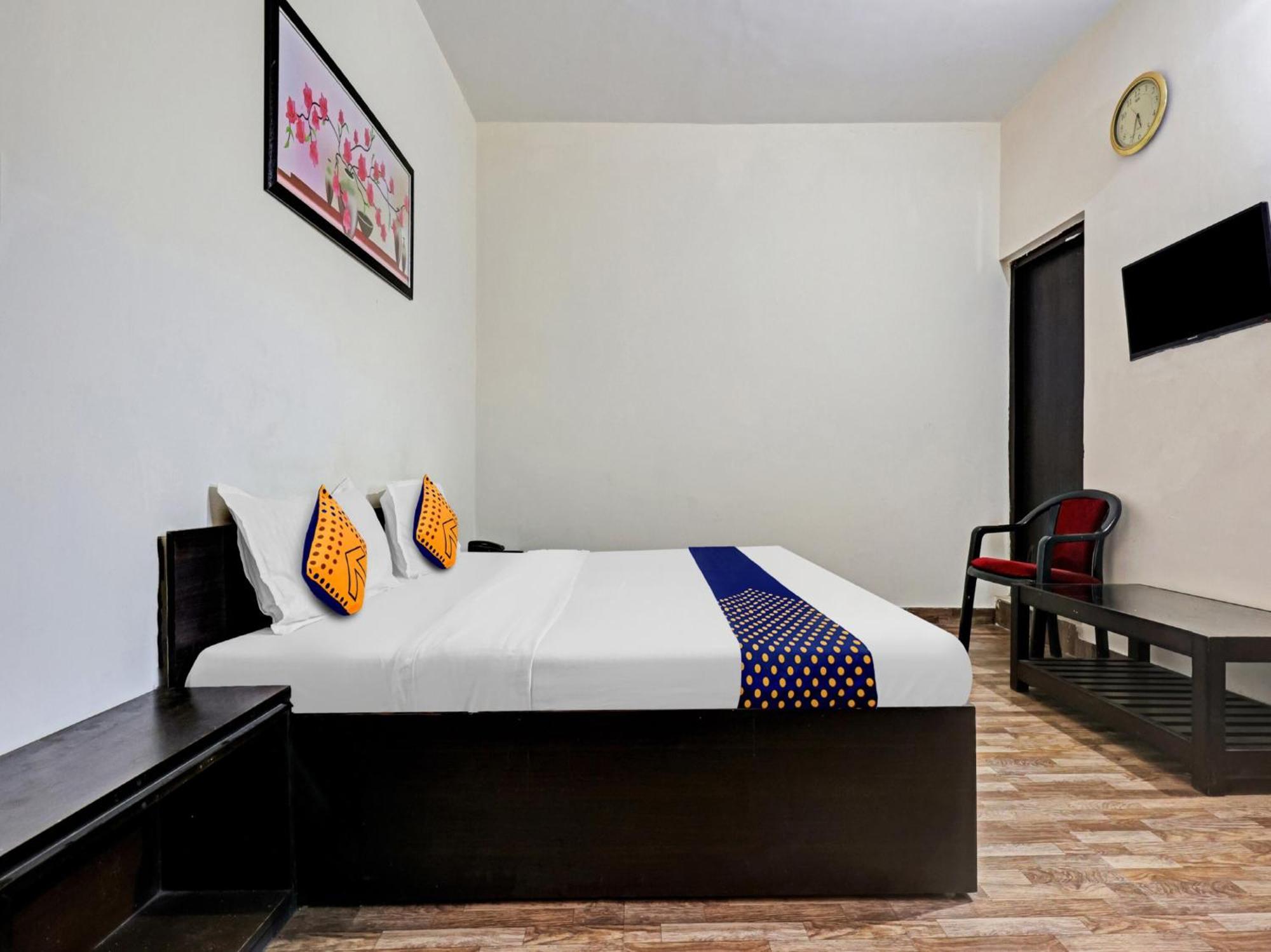 Spot On 81167 Hotel Asdr Rudrapur ภายนอก รูปภาพ