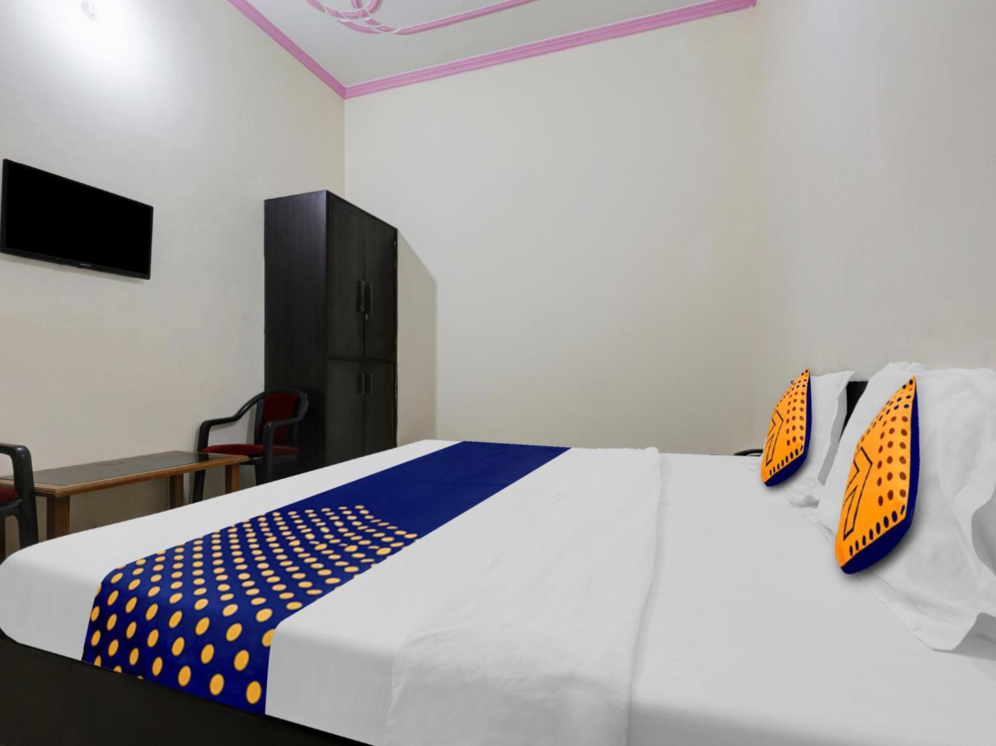 Spot On 81167 Hotel Asdr Rudrapur ภายนอก รูปภาพ
